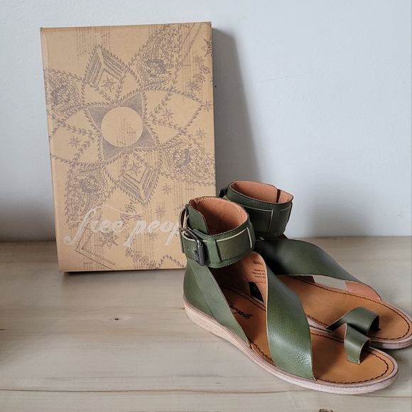 NWT Free People Vale Boot Leather Sandal Shoes - Brand new - "Khaki" color - Picture 5 of 12